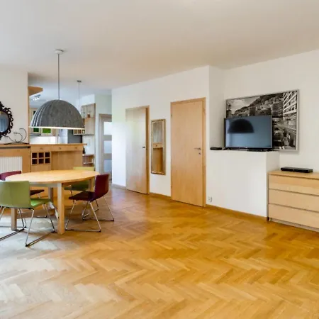 Silent Center Apartment *